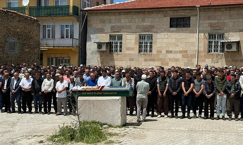 Çetinkaya'nın Anneannesi İsmihan Yılmaz, Dualarla Uğurlandı