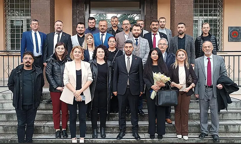 CHP'deki 17 Yöneticinin 12'si YÜNTAŞ'tan