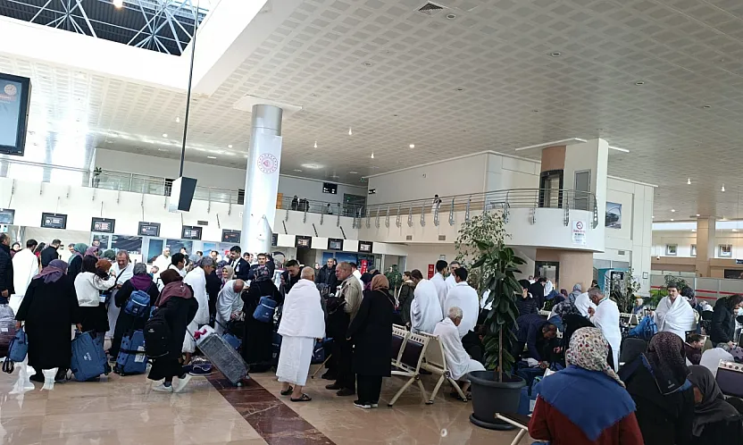 Çift Kandil Umrecileri Afyon'da Dualarla Uğurlandı