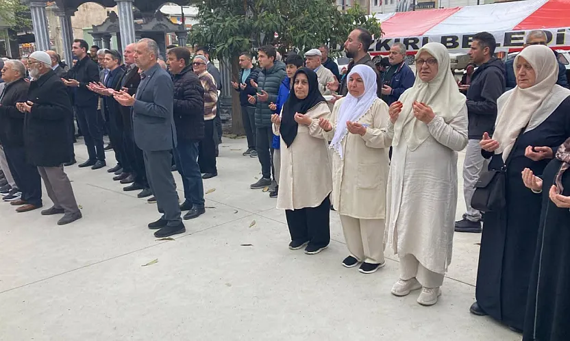 Dazkırı'da Cami Temeli Atılıp, Hacı Adayları Bilgilendirildi