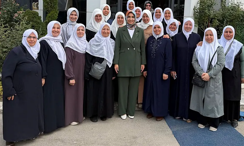 Devlet Ana Ak Yaşmaklıları Ağırladı