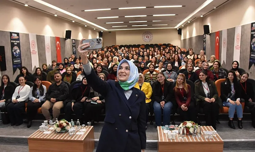 Devlet Ana, Geleceğin Vali Ve Kaymakamlarıyla Buluştu