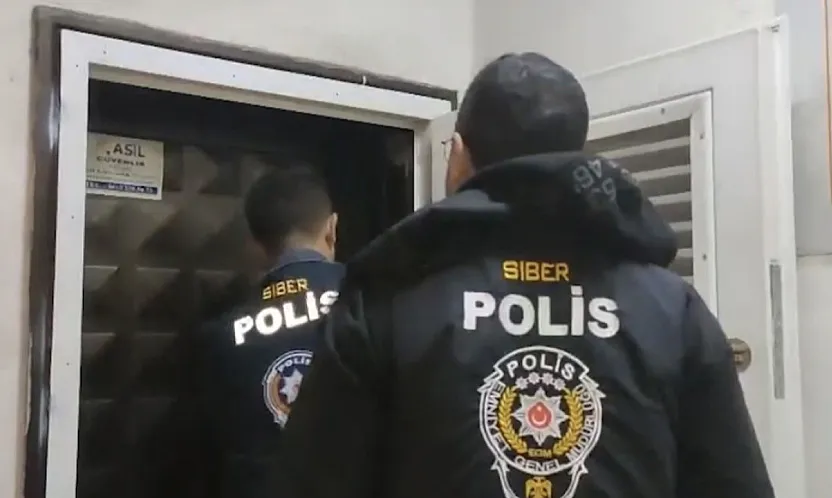 Devlet Büyüklerini Kullanarak Sahte Reklam Yaptılar, Yakalandılar