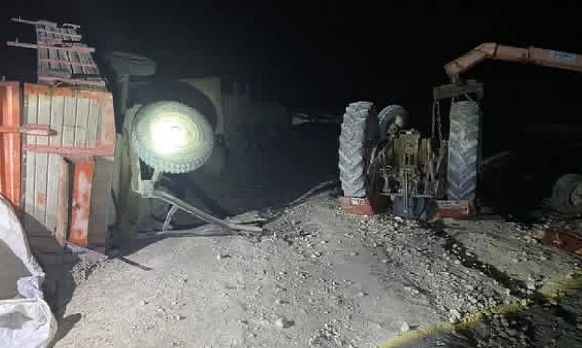 Devrilen Traktörün Altında Kalan Sürücü Hayatını Kaybetti