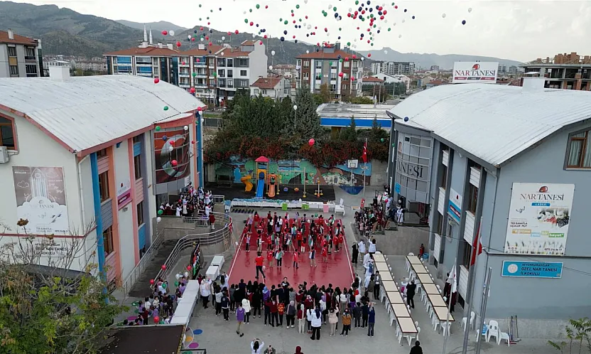 Dua Yüklü Balonlar Gazze İçin Gökyüzüne Bırakıldı