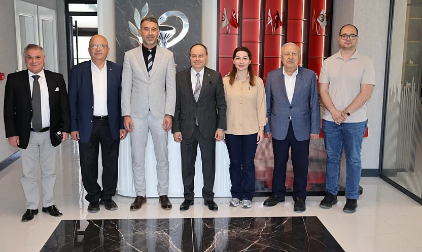Eczacılar, Afyon Eğitim Vakfı'nın Yanında
