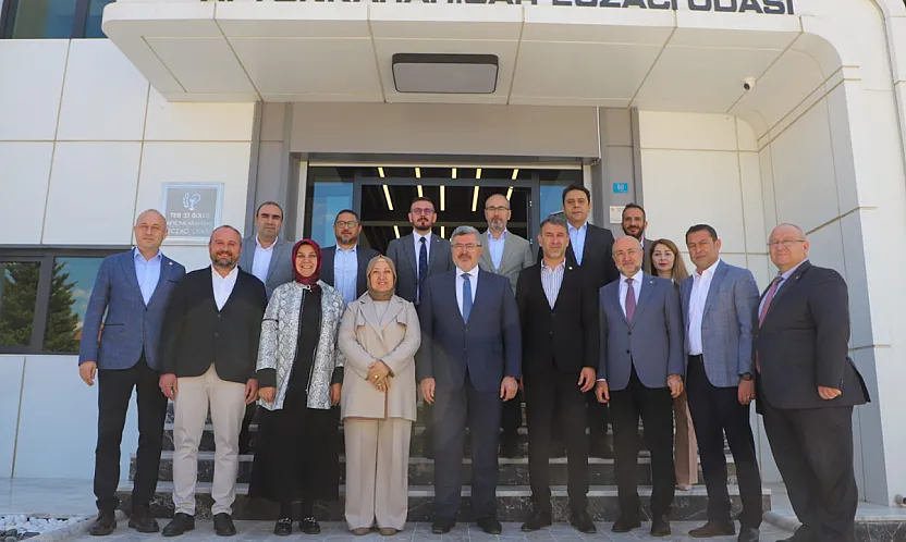 Eczacılardan Milletvekili Özkaya'ya Teşekkür