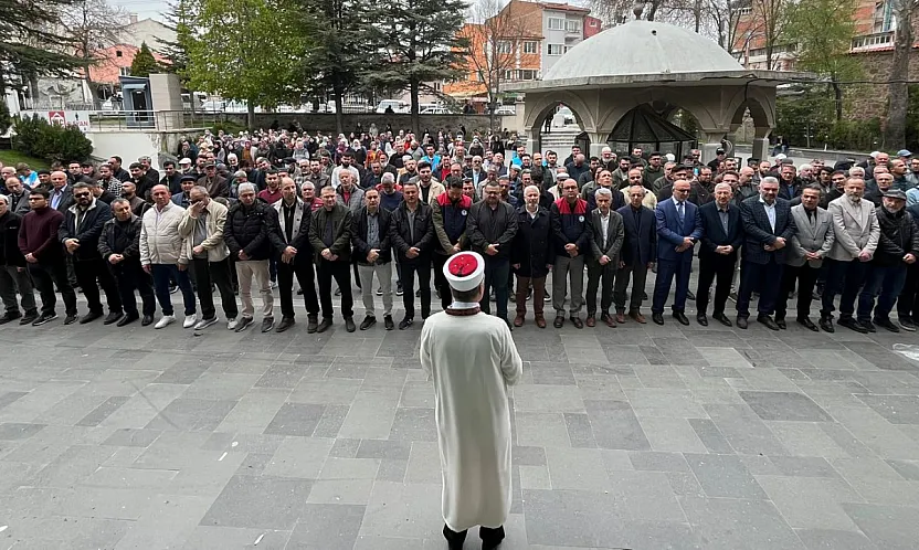 Eğitim Bir-Sen Şehit Öğretmenler İçin Gıyabi Cenaze Namazı Kıldı
