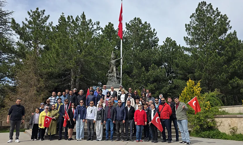 Eğitimciler, 19 Mayıs'ta Kocatepe'ye Çıktı