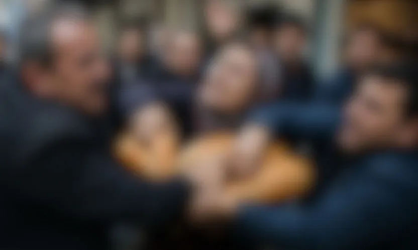 Ekmek Sırası Tartışması Adliyelik Oldu!