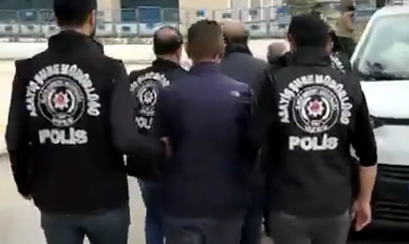 Elazığ'da Aranan O Dolandırıcılardan Birisi Afyon'da Yakalandı
