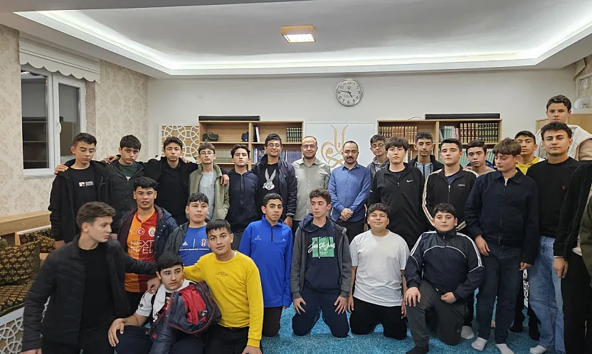 Emirdağ Fen Lisesi Öğrencileri Diyanet Gençlik Merkezi'nde Buluştu