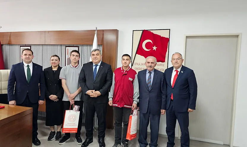 Entelektüel Öğrenciler Afyonkarahisar'ı Finalde Temsil Edecek