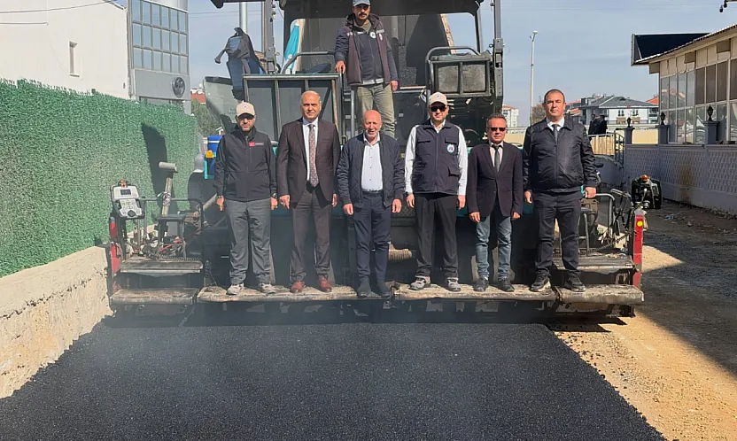Erkmen'de Asfalt Çalışması Yerinde İncelendi