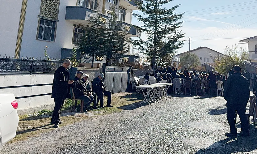 Eşi Ve Çocuklarının Yanında Toprağa Verilecek