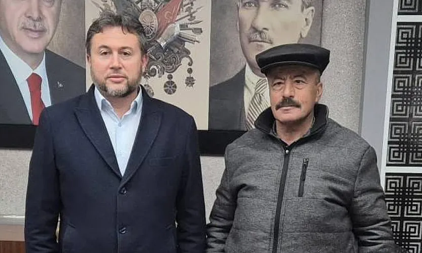 Eski Belediye Başkanı'nın İsmi Stattan Söküldü, Halı Sahaya Verildi