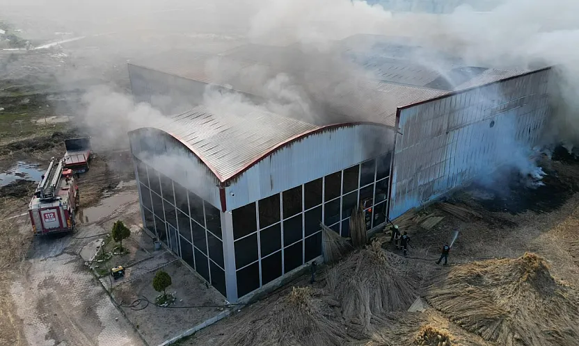 Fabrika Yangını Kontrol Altına Alındı