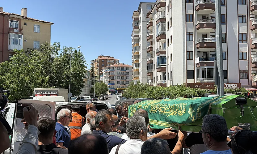 Feci Kazada Hayatını Kaybeden Anne Ve 8 Aylık Bebeği Yan Yana Toprağa Verildi