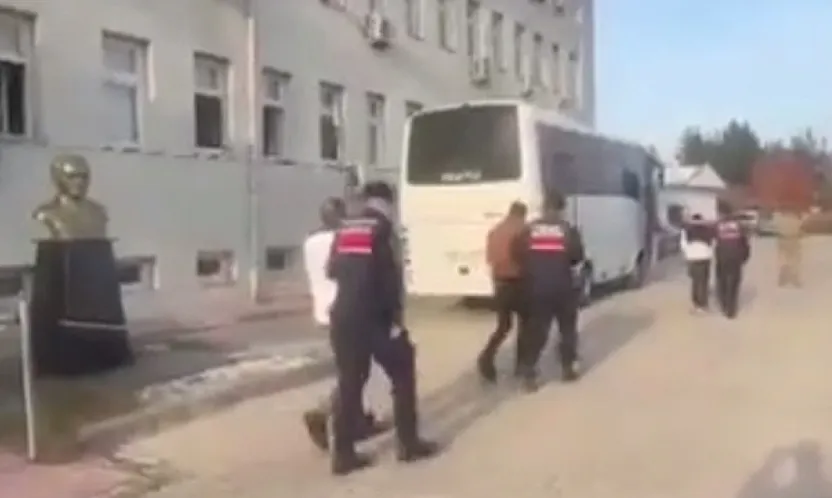 Fetö'ye Darbe Üstüne Darbe: 34 İlde Eş Zamanlı Operasyon