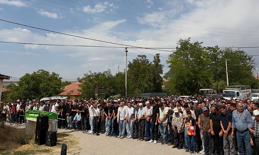 Genç Hafız Alperen'e Son Veda: 19 Yaşında Toprağa Verildi