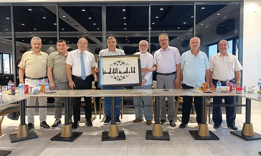 Görev Değişimi Öncesi Duygu Dolu Gece! Eğitim Camiası Tek Yürek Oldu
