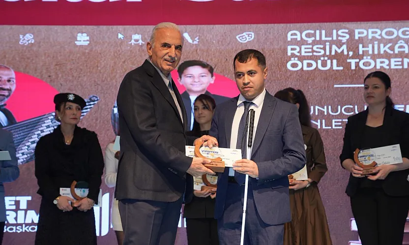 Görme Engelli Öğretmenden Büyük Başarı