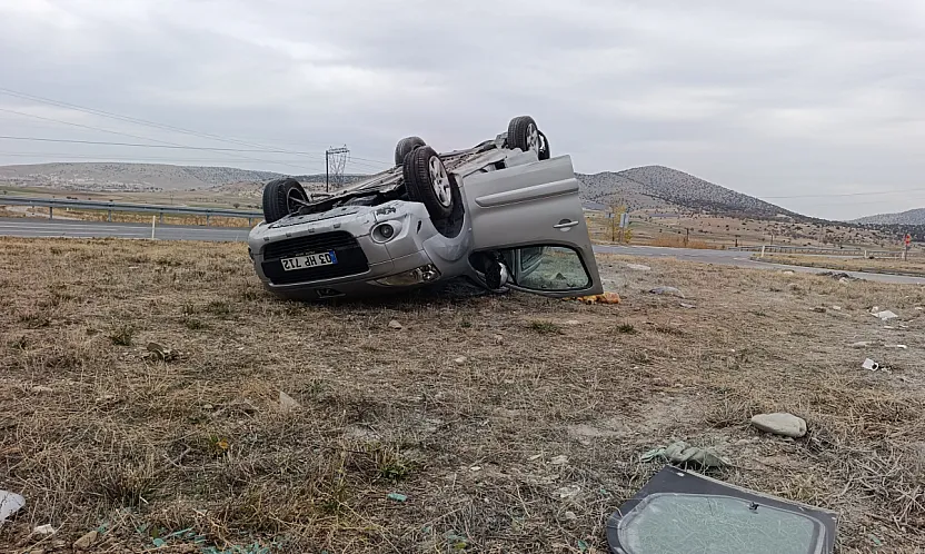 Hafif Ticari Araçların Çarpıştığı Kaza 7 Kişi Yaralandı