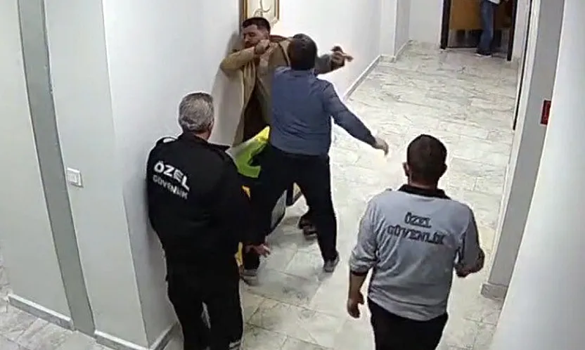 Hastane Müdürü Hastane Personelini Böyle Dövdü
