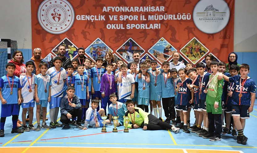 Hentbolda Birinci Olmak İçin Mücadele Ettiler