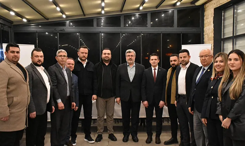 'Hizmet Lafla Değil İcraatla Olur'