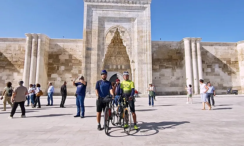 İki Öğretmen, Afyon'un Güzelliklerini Keşfedecek
