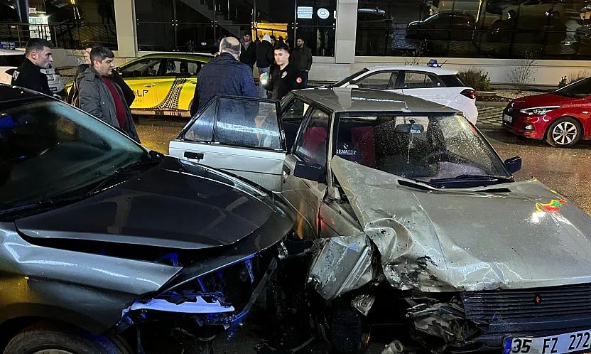 İki Otomobilin Çarpıştığı Kazada 1 Kişi Yaralandı