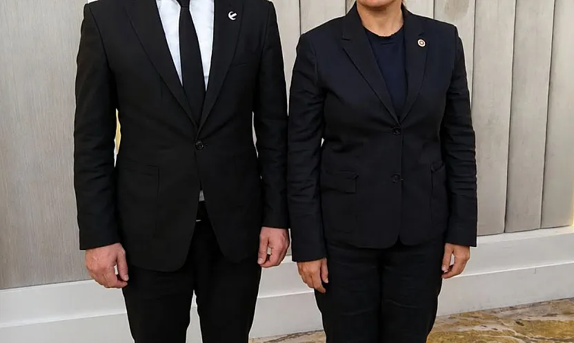 İki Parti Başkanı'ndan Türkeş Pozu