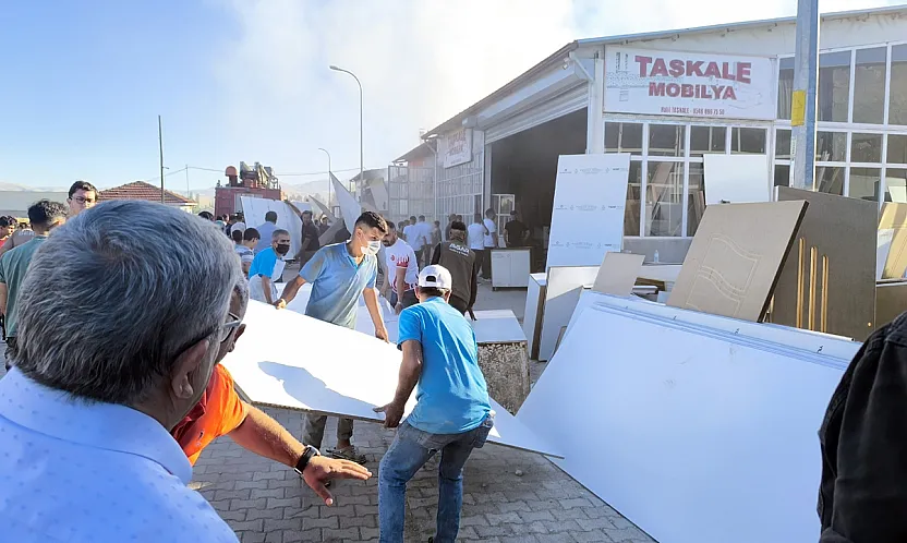 İşyerinde Tüp Patladı, Yangın Çıktı