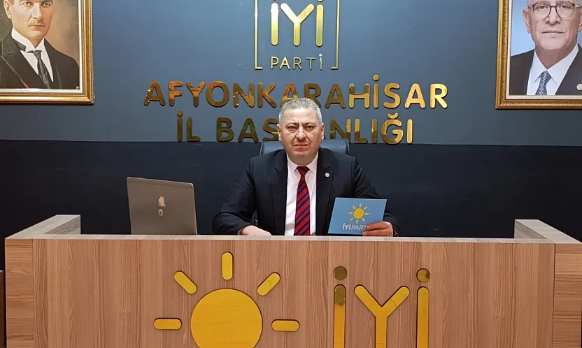 İYİ Parti'den Asgari Ücret Kararı İçin 'Tiyatro' Benzetmesi