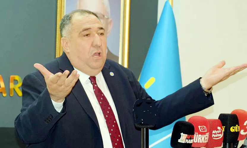 İYİ Parti İl Başkanı Mısırlıoğlu Kaza Geçirdi, Hastaneye Kaldırıldı