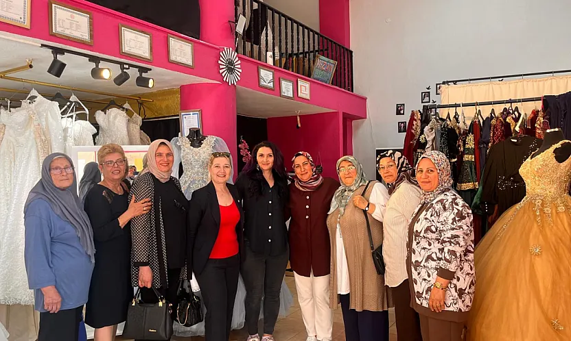 İYİ Partili Kadınlar Çay'da Sahaya Çıktı