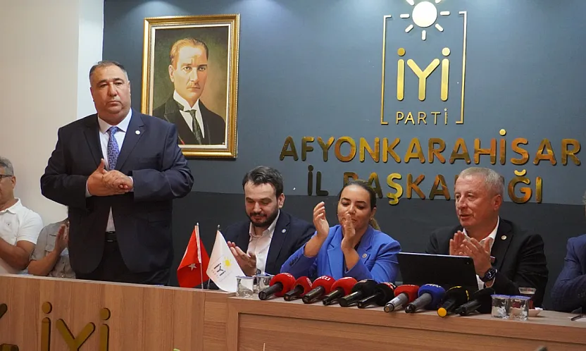 İYİ Partili Mısırlıoğlu'ndan Afyon Basınına Övgü