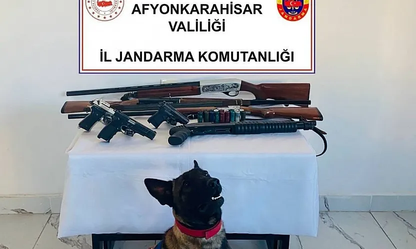 Jandarma Sinanpaşa'da Çok Sayıda Silah Ele Geçirdi