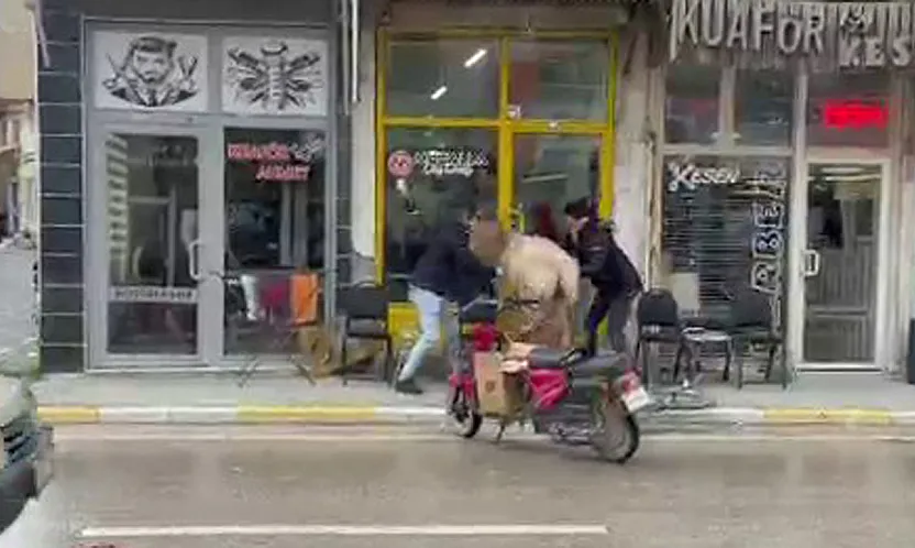 Kaçan İnek, Dükkana Girmeye Çalıştı