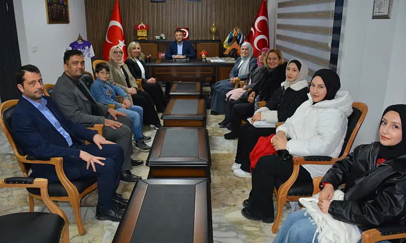 Kadınanalar Kültür Derneği'nden MHP'ye Ziyaret