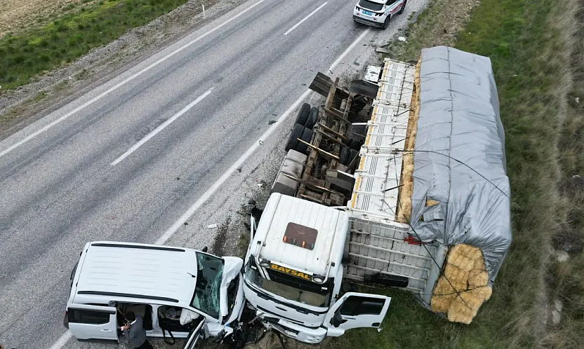 Kamyon Ve Tankerin Karıştığı Kazada Faciadan Dönüldü