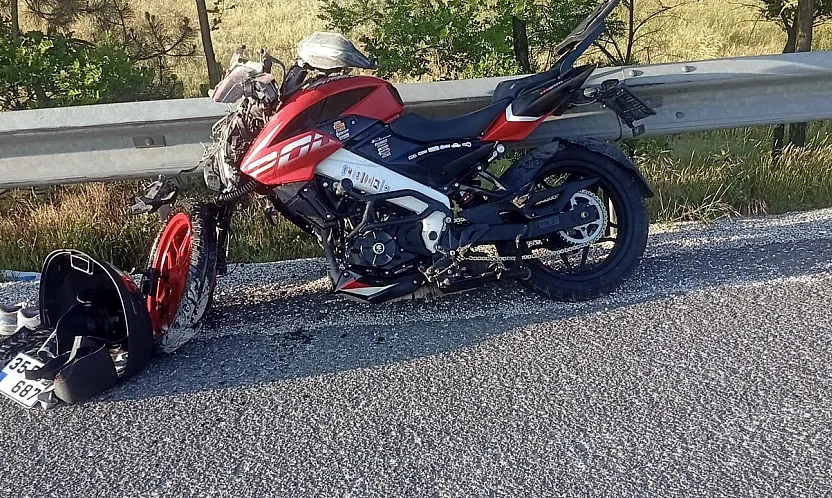 Kamyona Arkadan Çarpan Motosiklet Sürücüsü Kurtarılamadı