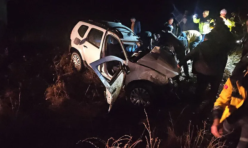 Kamyonla Çarpışıp Şarampole Devrilen Otomobil Sürücüsü Hayatını Kaybetti