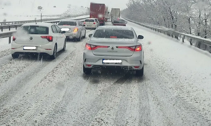 Kar Afyon Yolunu Kesti: Dumlupınar Rampaları Kapandı
