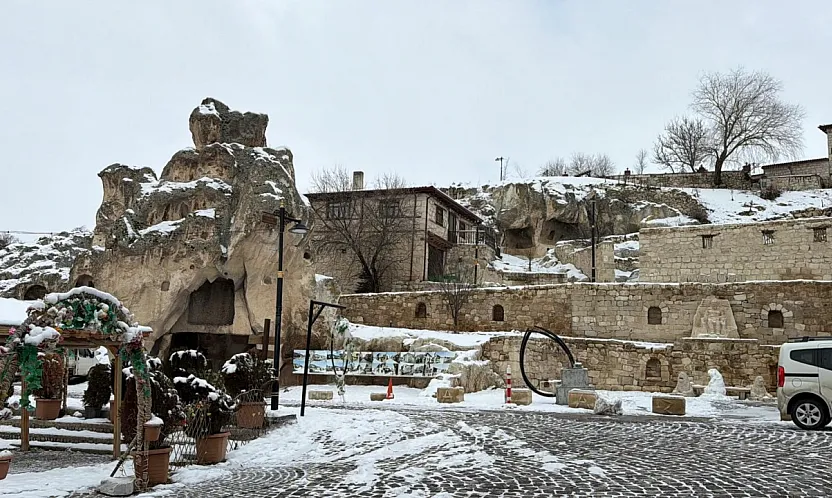 Kar Altındaki Frig Vadisi Seyrine Doyumsuz Bir Manzara Oluşturdu