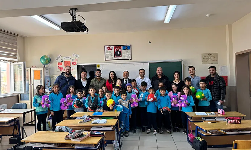 Karahisar Yörükler Derneği, Öğretmenler Günü'nü Unutmadı