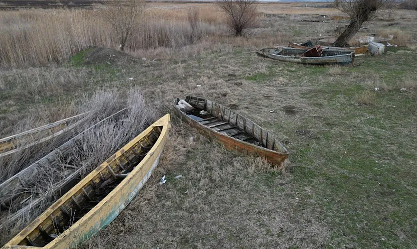 Kayıklar Suya Oturdu