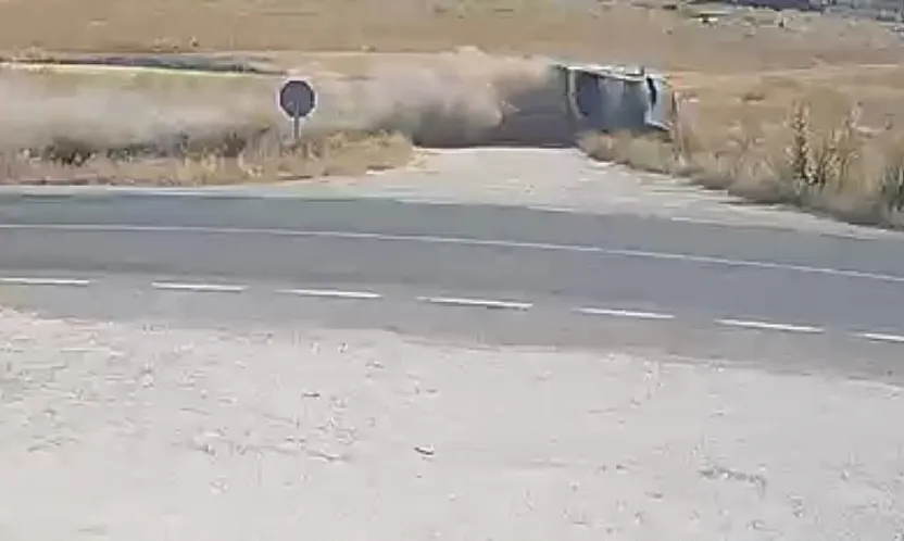 Kaza Anının Güvenlik Kamerası Görüntüleri Görenleri Dehşete Düşürdü