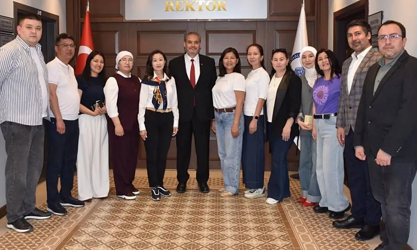 Kazakistan'lı Sağlık Yöneticileri Türkiye'deki Sağlık Uygulamalarını AFSÜ'de Deneyimledi